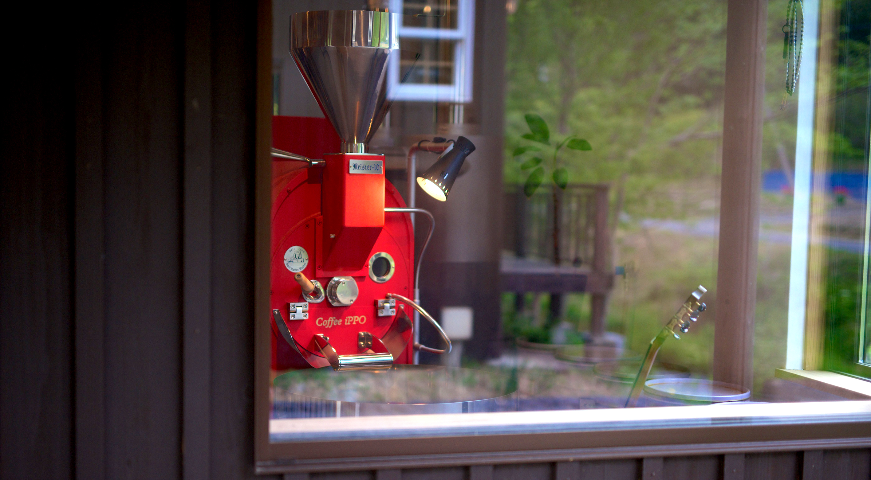 coffee iPPO 赤い焙煎機